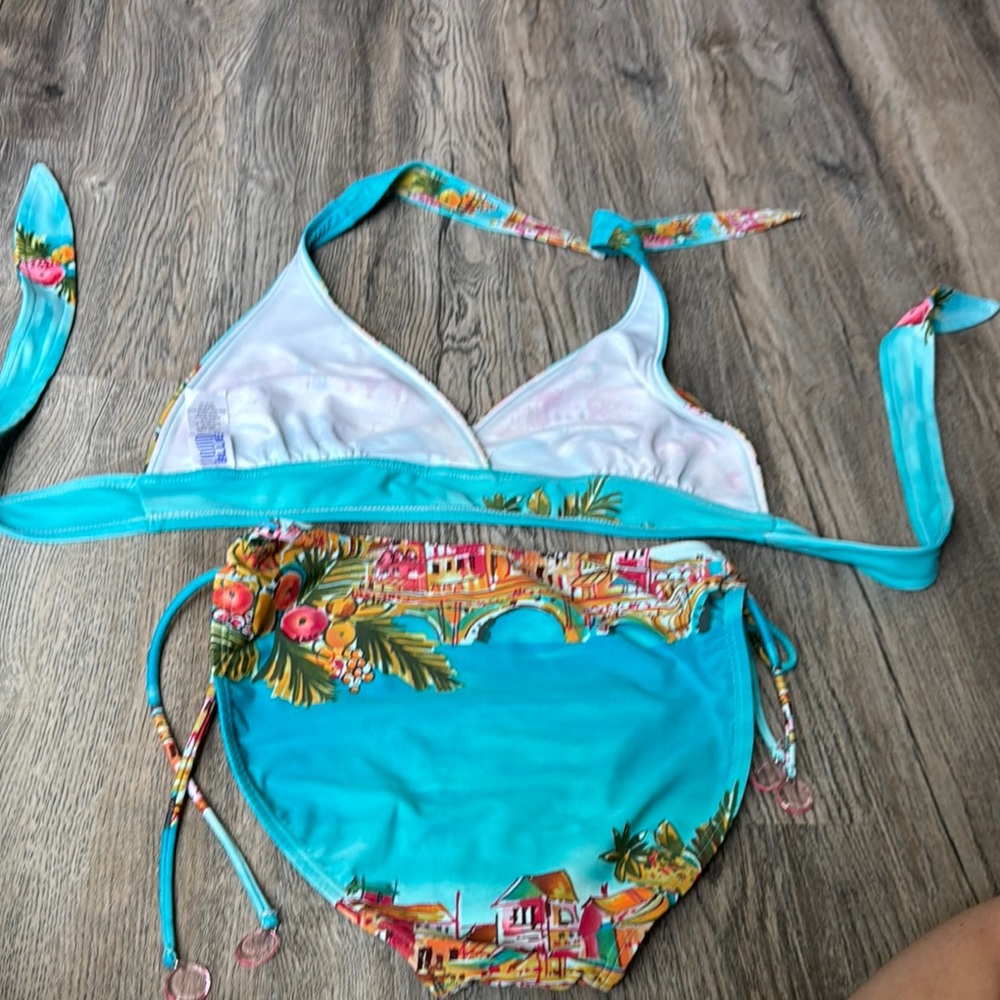 Tropical Women’s Swim Set - Picture 2 of 5